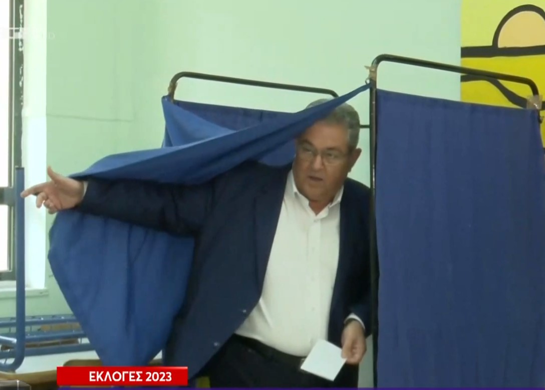 Ο Κουτσούμπας πήγε να ψηφίσει και δεν του έδωσαν… το ψηφοδέλτιο του ΚΚΕ – «Θα γίνουμε viral»