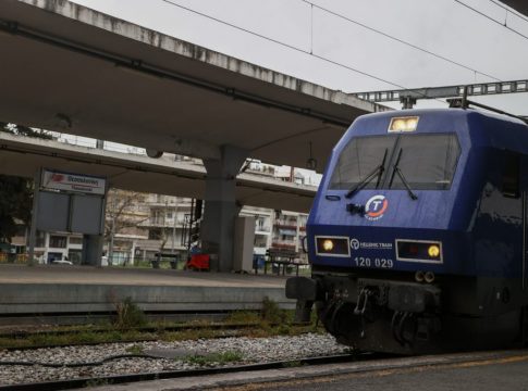 Βλάβη σε τρένο με 400 επιβάτες στην Φθιώτιδα
