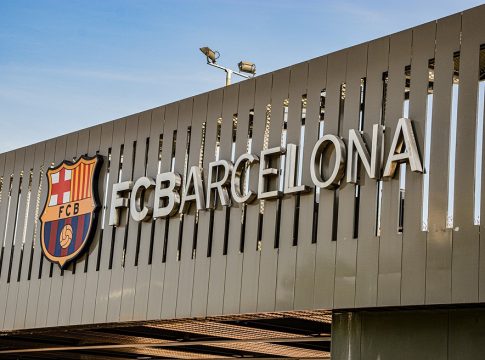 Οι ερευνητές της UEFA ζητούν αποκλεισμό της Μπαρτσελόνα από την Ευρώπη