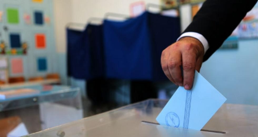 Εκλογές: Πώς ψήφισαν οι Έλληνες κατά ηλικία, φύλο, επάγγελμα και ιδεολογία