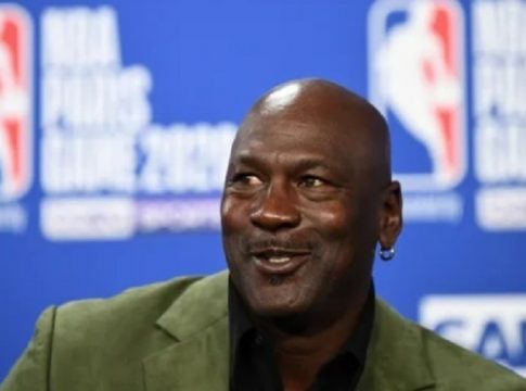 Τα παπούτσια που φόραγε ο Μάικλ Τζόρνταν στο «Flu Game» πουλήθηκαν έναντι 1,38 εκατ. δολαρίων