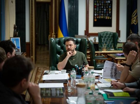 Πόλεμος στην Ουκρανία: «Η Ρωσία προετοιμάζει τρομοκρατική επίθεση», λέει ο Ζελένσκι