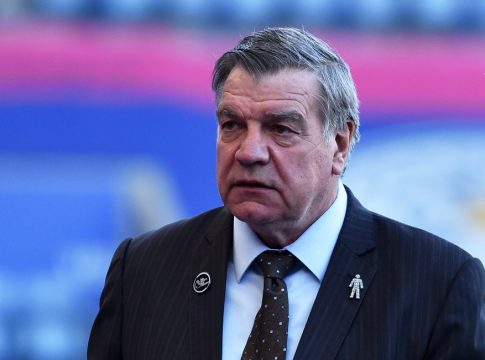 Παρελθόν από την Λιντς ο Άλαρνταϊς
