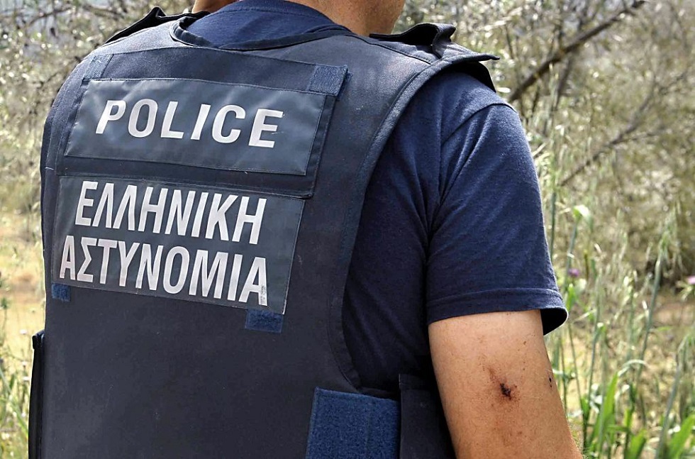 Νέο περιστατικό ενδοοικογενειακής βίας στα Χανιά: Ξυλοκόπησε τη σύζυγό του και το γιο του με τη βοήθεια του αδελφού του