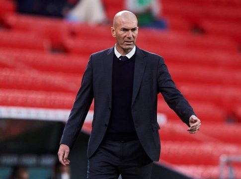 Ο Ζιντάν θέλει να επιστρέψει στους πάγκους