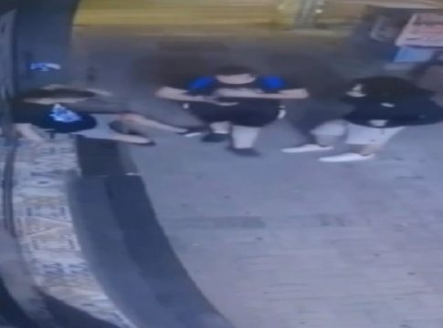Μαχαίρωμα 17χρονου στο Ελληνικό: Βίντεο ντοκουμέντο λίγα λεπτά μετά την επίθεση (vid)