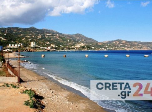 Ηλικιωμένοι στο Ηράκλειο κολυμπούν σε θάλασσα με λύματα νομίζοντας ότι πρόκειται για… ιαματικά νερά