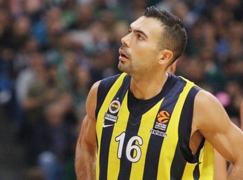 «Περιμένει Σλούκα η Φενέρ»