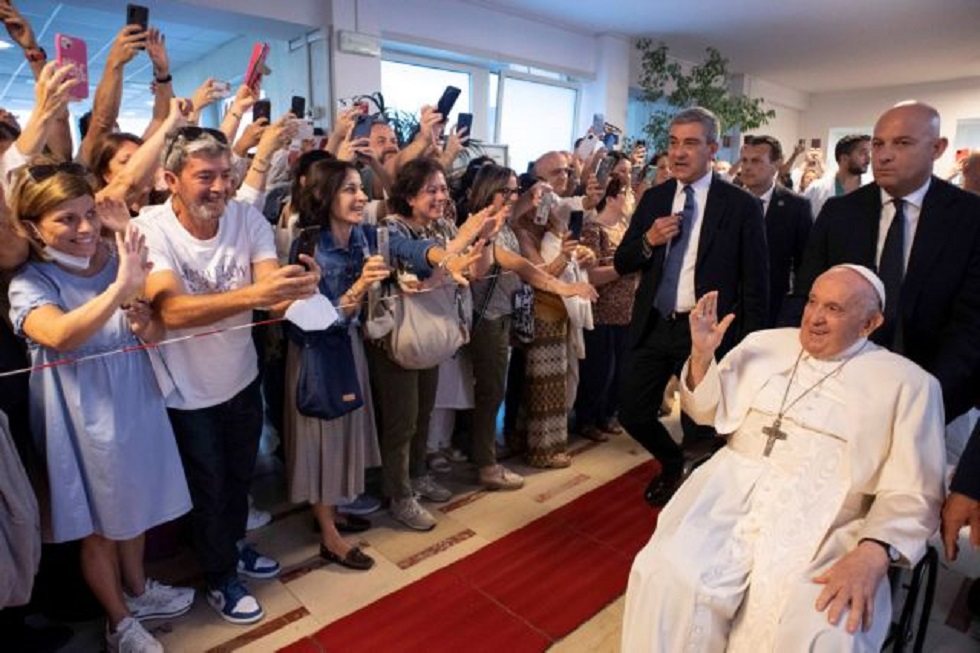 Πάπας Φραγκίσκος: Είμαι ακόμα ζωντανός – Το μήνυμά του για το ναυάγιο