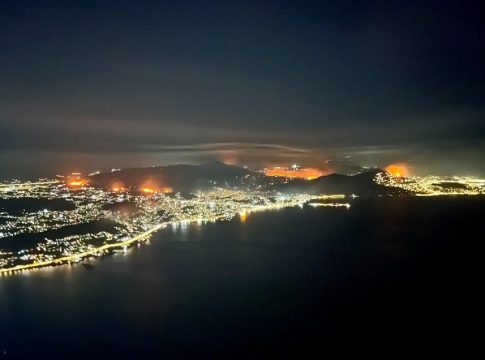 Φωτιές στην Αττική: Σοκάρει ανάρτηση στο Twitter με φωτογραφία από ψηλά – «Ένα έθιμο… να καίγεται κάθε μορφή ζωής»