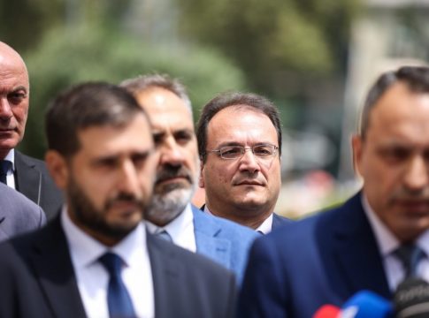 Η επόμενη μέρα στους Σπαρτιάτες μετά την «ανταρσία» εννέα βουλευτών για τα… μάτια του Κασιδιάρη