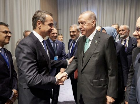 Ελληνοτουρκικά: Η κυβέρνηση διαψεύδει τον Ερντογάν – «Δεν συζητήθηκαν ζητήματα κυριαρχίας στο Βίλνιους»