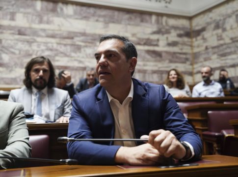Παρέμβαση Τσίπρα για τους Σπαρτιάτες και επιστολή ΣΥΡΙΖΑ: Να φύγουν από πίσω μας