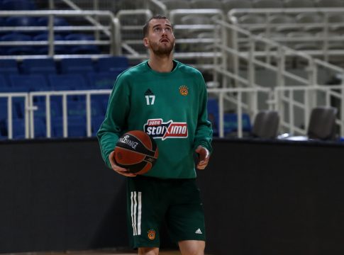 Για πρόταση του Ολυμπιακού στον Ματ Τόμας γράφουν στην Ισπανία