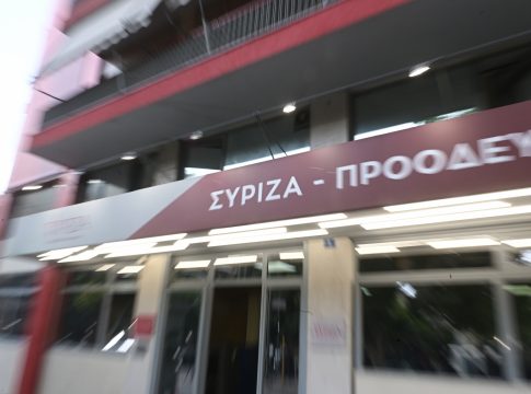 ΣΥΡΙΖΑ: «Κάθε μέρα άνθρωποι πεθαίνουν αβοήθητοι»