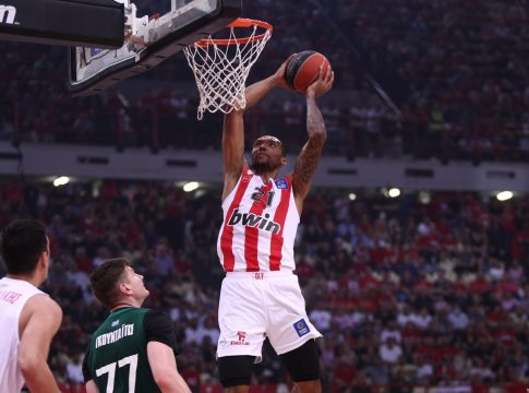 Ομάδα-έκπληξη μπήκε για Μπολομπόι – Δεν αφήνει τα ερυθρόλευκα