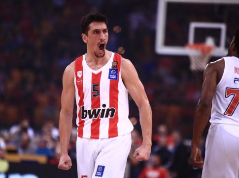 Για ακόμη τρία χρόνια στον Ολυμπιακό ο Λαρεντζάκης