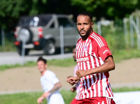 Ο «παλιός» Ελ Αραμπί με το… καλημέρα