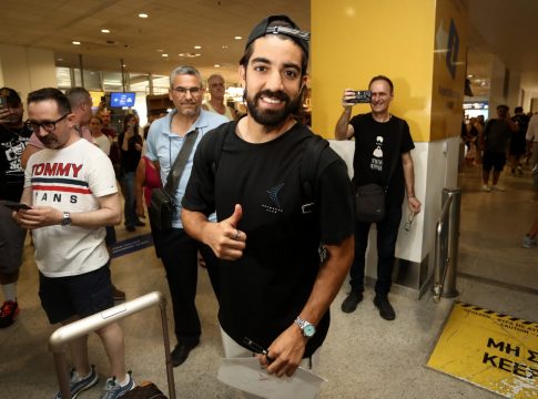 Έφτασε στην Ελλάδα για την ΑΕΚ ο Πιζάρο (pics)