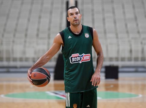 Σύζυγος Σλούκα: «Μαζί σου ΠΑΟ παντού» (pic)