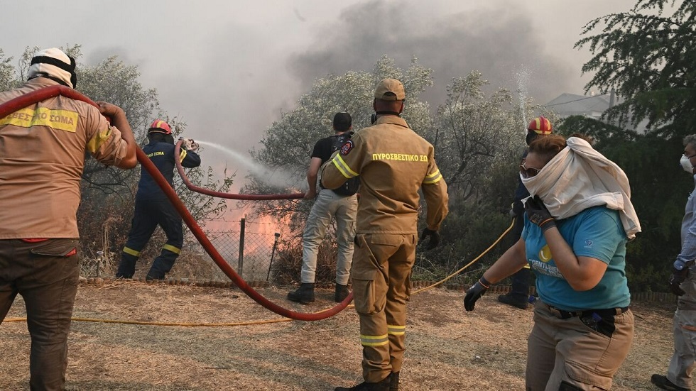 Μαγνησία: Στις φλόγες αποθήκη πυρομαχικών – Ισχυρές εκρήξεις