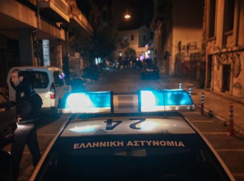 Άγρια δολοφονία στον Άγιο Παντελεήμονα – Βρέθηκε μαχαιρωμένος σε διαμέρισμα