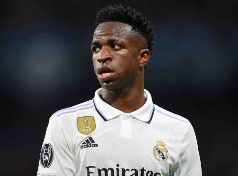 Ο Βινίσιους αποκάλυψε στον δικαστή τους δύο λόγους για τους οποίους δέχεται ρατσιστικές επιθέσεις