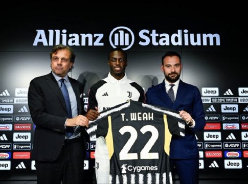 Παρουσίασε τον Γουεά η Γιουβέντους (pic)