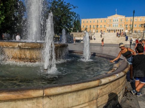 Σάκης Αρναούτογλου: Η θερμοκρασία ανά ημέρα στον παρατεταμένο καύσωνα – Ποιες μέρες θα «καούμε»