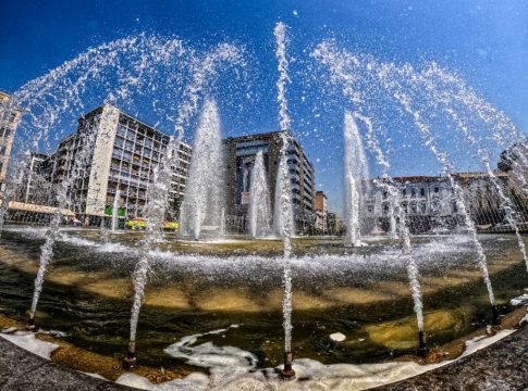 Εννιά εκατ. θα βιώσουν θερμοκρασίες άνω των 39°C – Συναγερμός για την Αττική – Οι «κόκκινες» περιοχές [χάρτες]