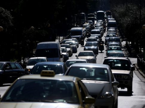 Χάος στους δρόμους της Αττικής – Ουρές στην Αθηνών – Σουνίου, χωρίς φανάρια η Κηφισίας