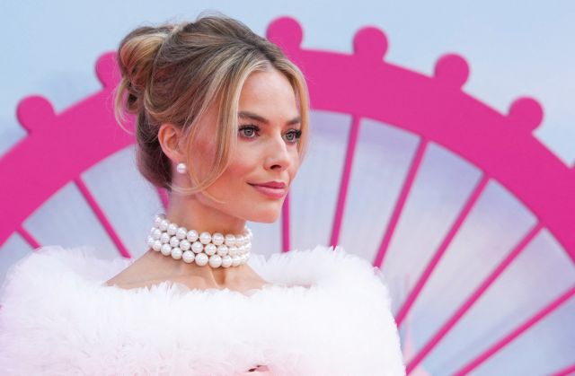 H Margot Robbie αποκαλύπτει ποιο ήταν το πρώτο πράγμα που έκανε όταν έβγαλε λεφτά