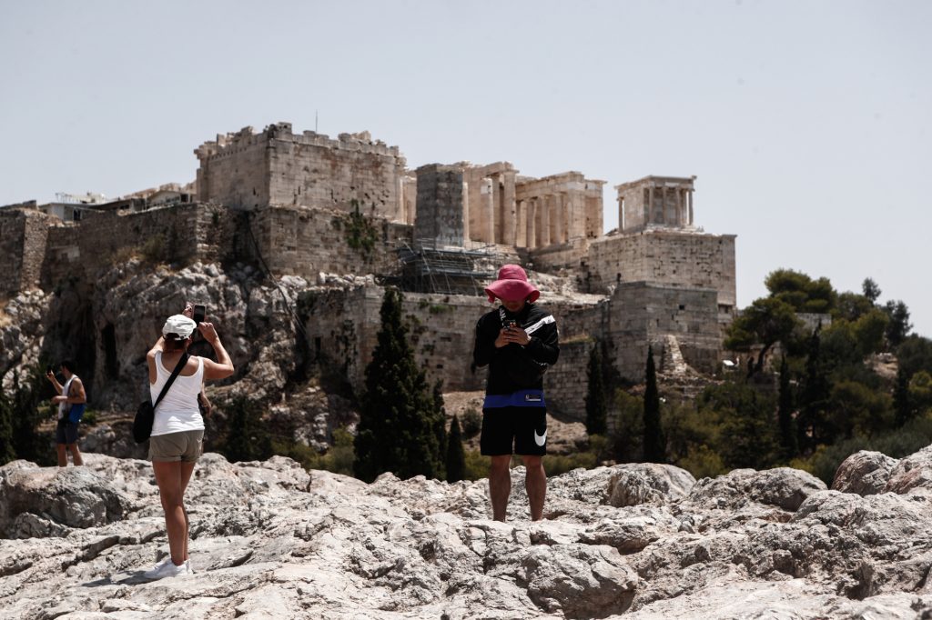 Καύσωνας «Κλέων»: Ξεκινά η θερμική εισβολή με ακραίες θερμοκρασίες – Πού και πότε θα δούμε 45αρια