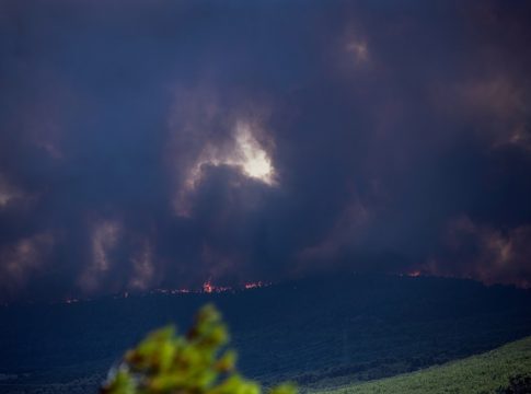 Φωτιές: Τι είναι ο καιρός τύπου Hot-Dry-Windy – Οι περιοχές που είναι «στο κόκκινο»