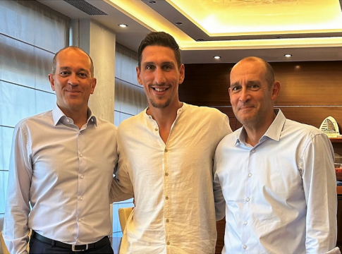 Ανακοίνωσε Λαρεντζάκη μέχρι το 2026 με επικό βίντεο ο Ολυμπιακός (vid)