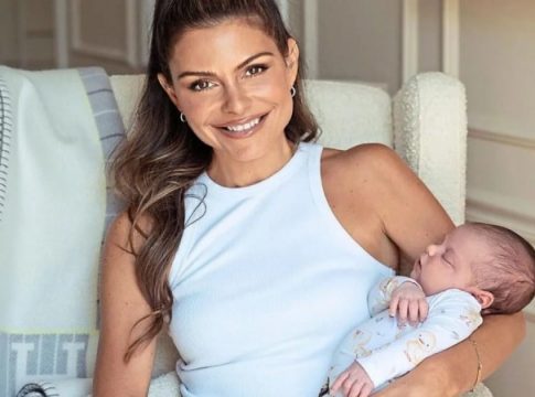 Μαμά η Μαρία Μενούνος: Απέκτησε το πρώτο της παιδί μέσω παρένθετης – Η γλυκιά φωτογραφία με την κόρη της στην αγκαλιά της