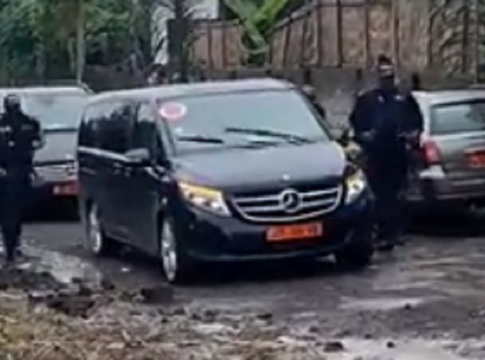 Εμπαπέ: Άρμα μάχης και στρατιωτικό κομβόι περιλαμβάνει η μετακίνησή του στο Καμερούν (vid)