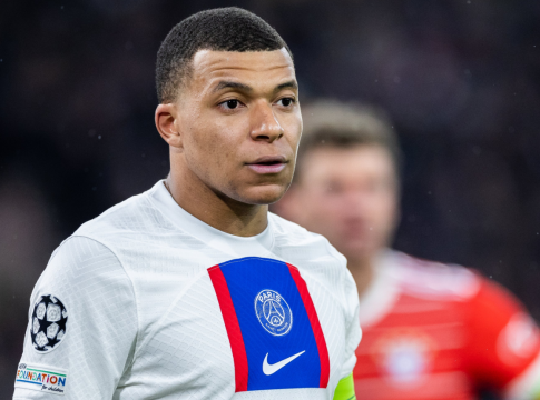 Μένει στο κόλπο για Εμπαπέ η Λίβερπουλ (pic)