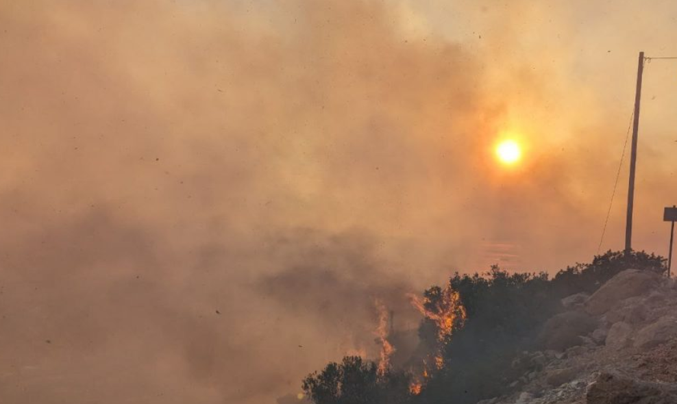 Ελεύθερος ο αλλοδαπός που είχε προσαχθεί ως ύποπτος για την μεγάλη πυρκαγιά στον Κουβαρά