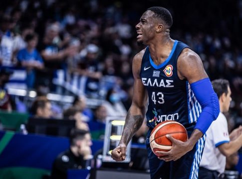 Οι Μπακς είδαν Ελλάδα και αποθέωσαν τον Θανάση (pic)