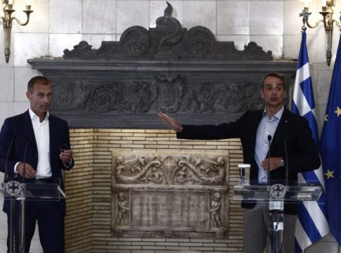 Παραδοχή Μητσοτάκη για υπηρεσιακή αστοχία της ΕΛ.ΑΣ. – Ευχολόγια για λύσεις