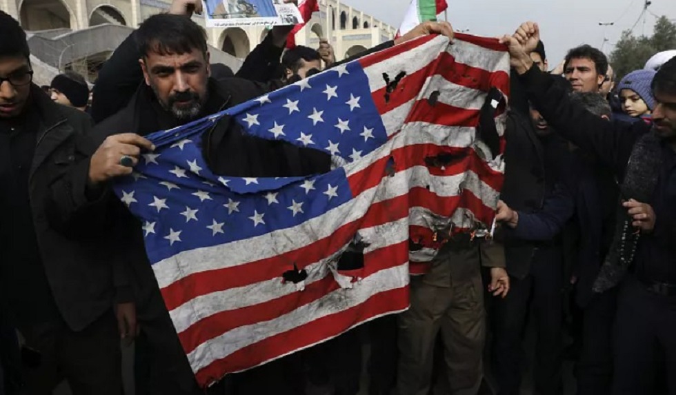 Ιράν: Δικαστήριο καταδίκασε τις ΗΠΑ να καταβάλουν 330 εκατ. δολάρια για το πραξικόπημα του 1980