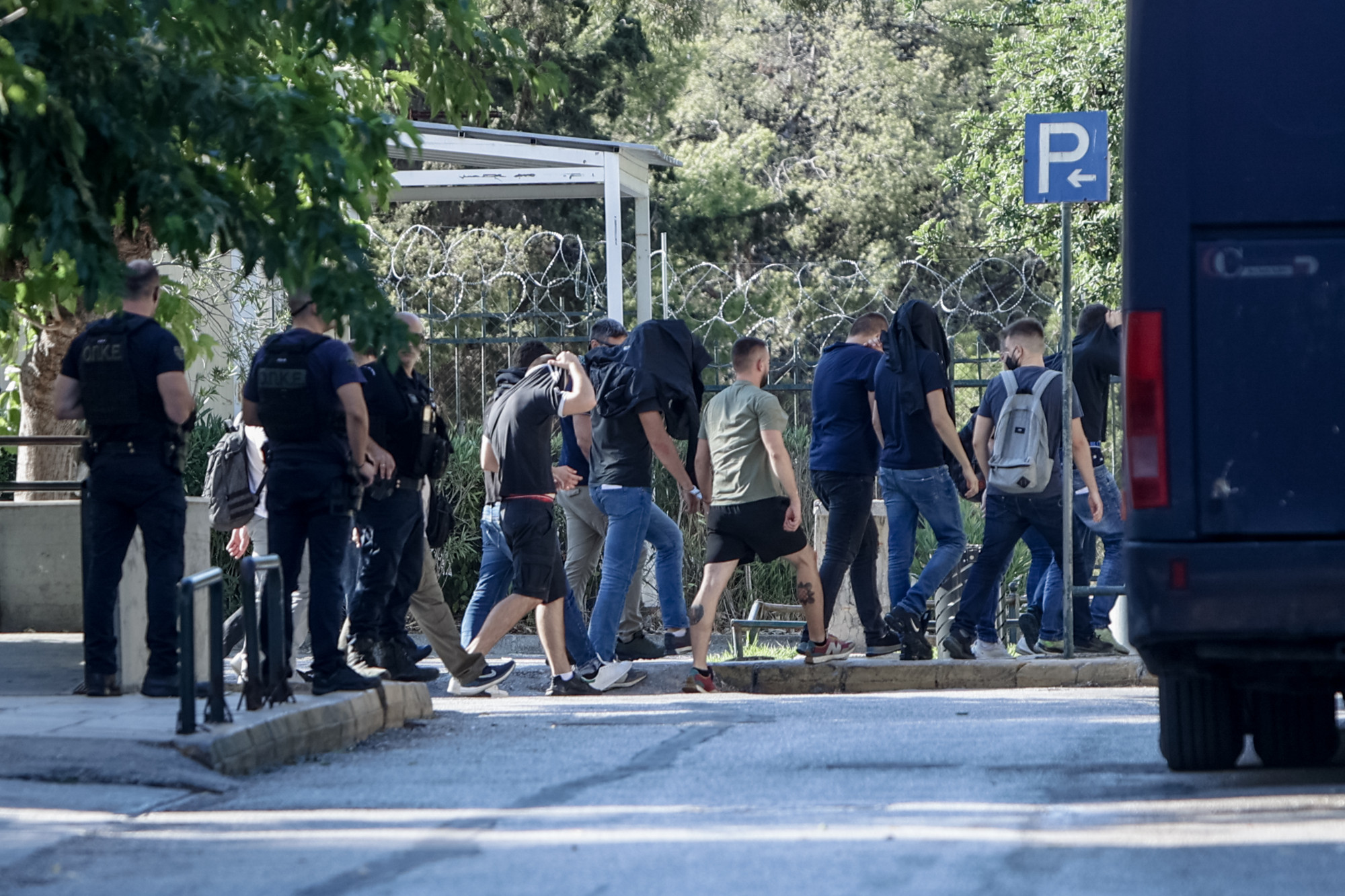 Νέα Φιλαδέλφεια: Παράσταση προς υποστήριξη της κατηγορίας από τον αδελφό του Μιχάλη