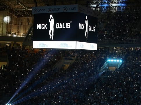 Η είσοδος του Γκάλη εν μέσω αποθέωσης (vid)