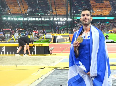 Μίλτος Τεντόγλου: Ενας μύθος στο αγώνισμα του μήκους (vid)