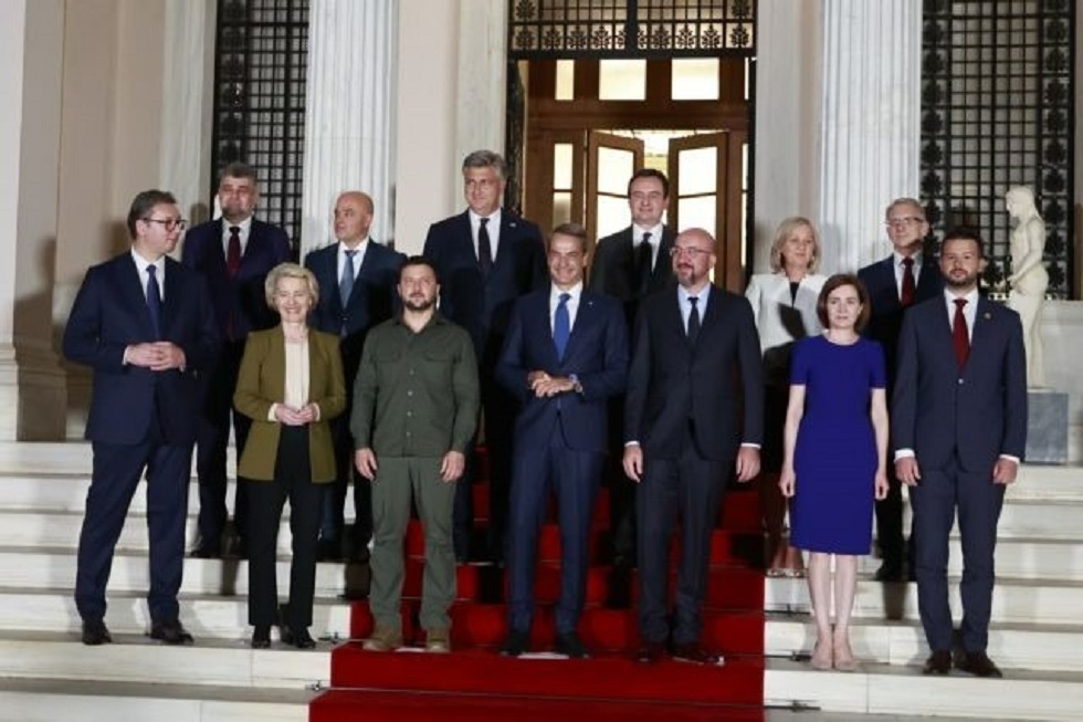 Δείπνο Μητσοτάκη στους ηγέτες των Βαλκανίων και τους επικεφαλής της ΕΕ – Δείτε φωτογραφίες