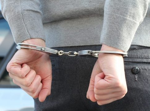 Φρίκη: Κατηγορείται για 91 σεξουαλικές επιθέσεις σε παιδιά – Εργαζόταν σε παιδικούς σταθμούς
