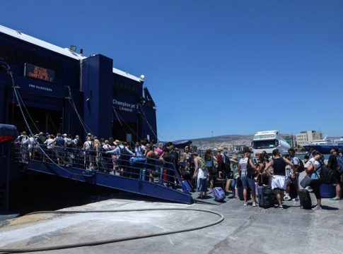 Αδειάζει η Αθήνα: Φεύγουν για τους αγαπημένους τους προορισμούς 26.000 αδειούχοι