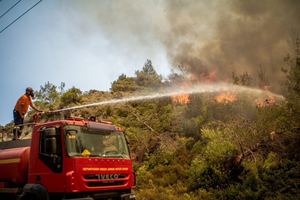 Θλίψη στη Ρόδο: Πέθανε 40χρονος εθελοντής πυροσβέστης – Είχε πάρει μέρος στην κατάσβεση της φωτιάς