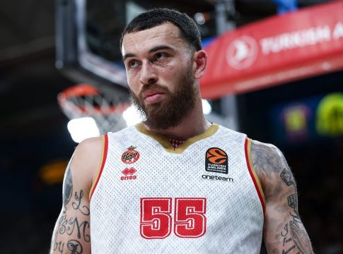 Βάζει «φωτιές» για Μάικ Τζέιμς ο Γιαννακόπουλος: «Σοβαρά τώρα;»